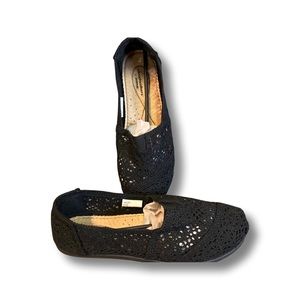 Crochet black lace flats. 9.5w